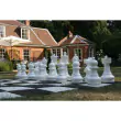 Übergames Garten Schachfiguren im Einsatz - Holzspielzeug Profi